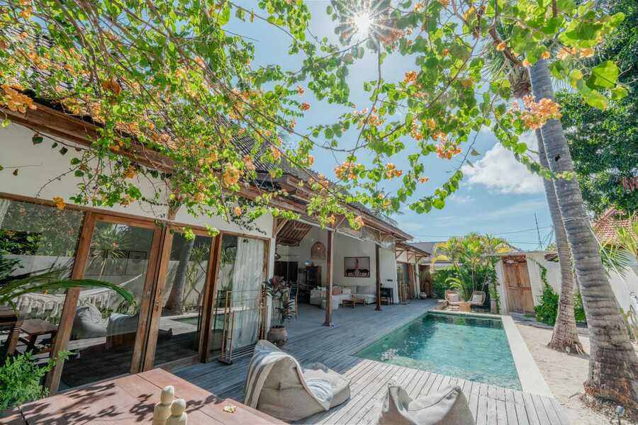 MODERN 2 BEDROOM VILLA FOR SALE LEASEHOLD IN NUSA LEMBONGAN BE-682