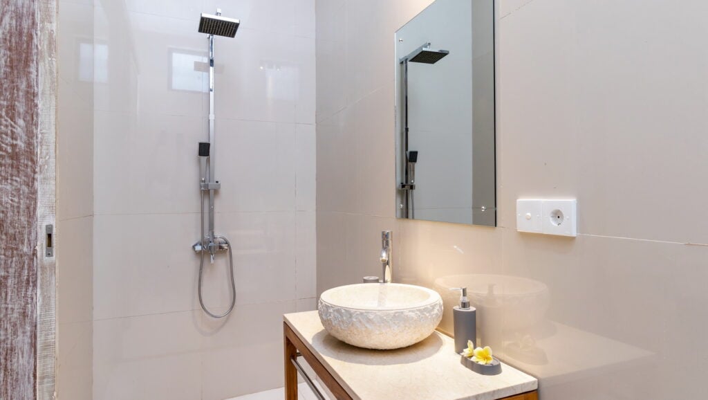 28 mas 1 bathroom 3b
