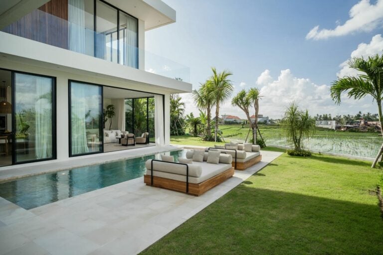 Modern villa with pool and garden view