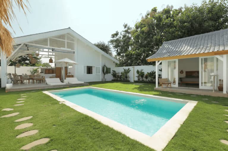 Modern villa with pool and garden view